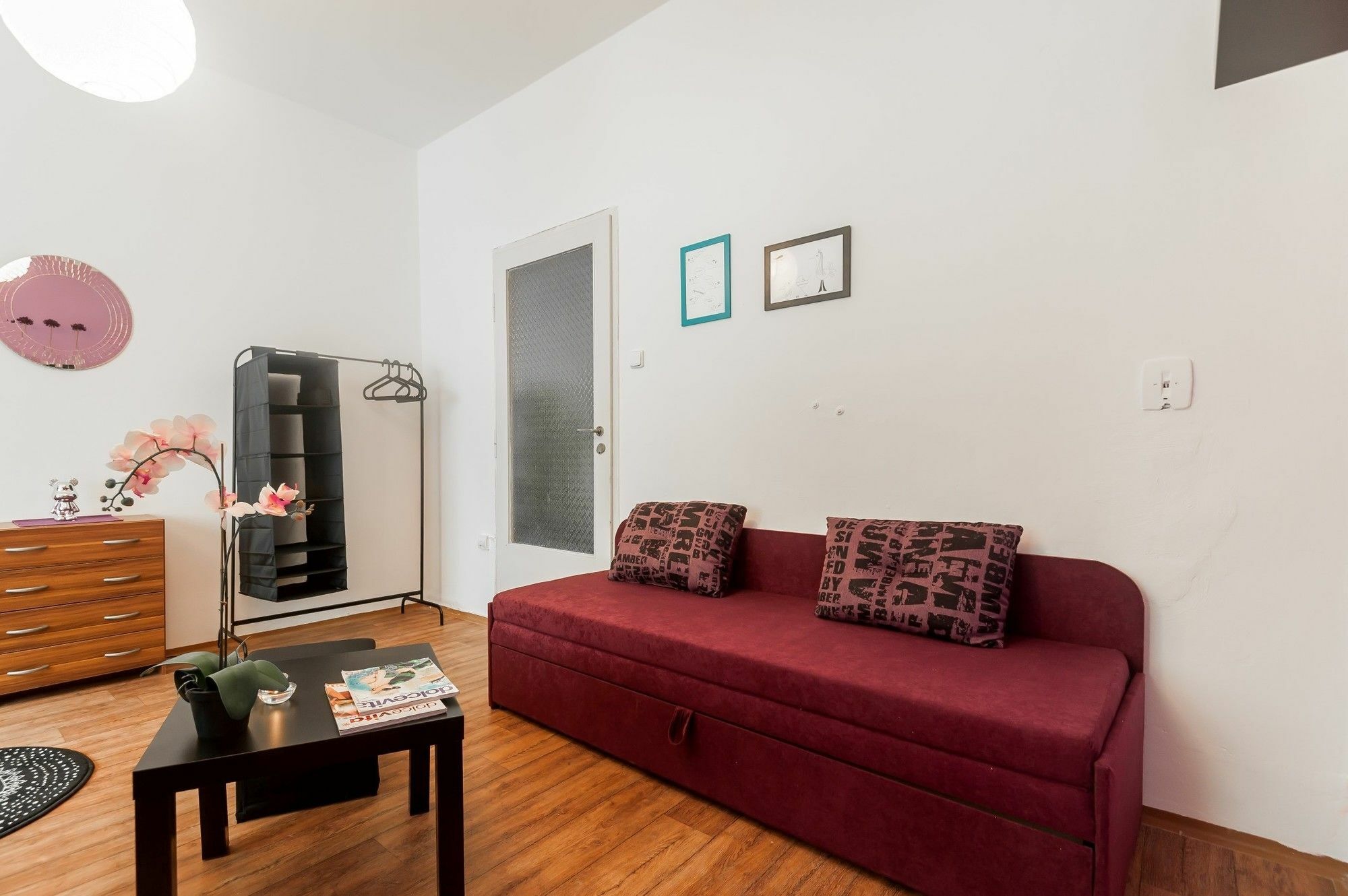 Na Zborenci 10 Apartment *